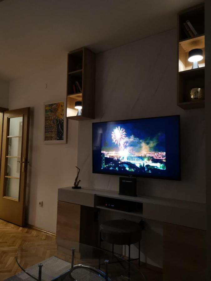 Studio Apartment Art Zone 波德戈里察 外观 照片
