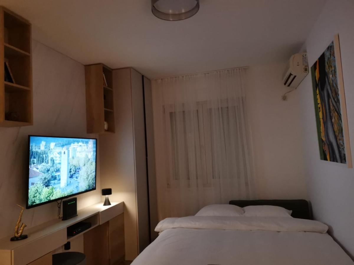 Studio Apartment Art Zone 波德戈里察 外观 照片